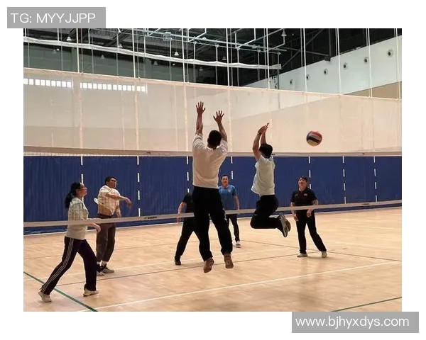 深圳排球队的力量揭秘：排球巨献背后的奋斗与荣耀